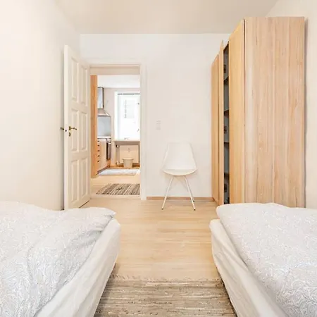 Spacious Flat In A Central, But Calm Area Of Cph 아파트