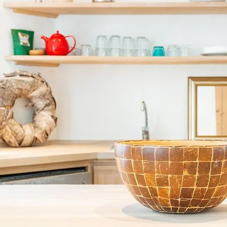 Spacious Flat In A Central, But Calm Area Of Cph 코펜하겐