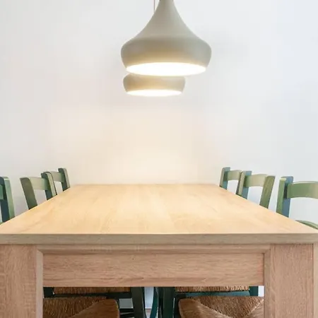 아파트 Spacious Flat In A Central, But Calm Area Of Cph