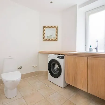 Spacious Flat In A Central, But Calm Area Of Cph 아파트 코펜하겐