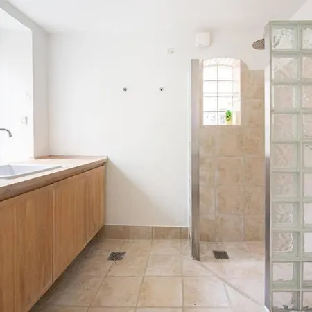 Spacious Flat In A Central, But Calm Area Of Cph 아파트